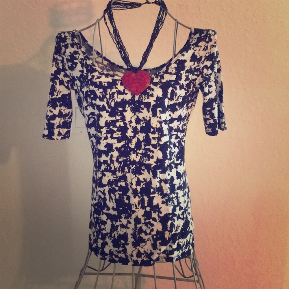 scoop neck top